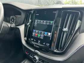 Volvo XC60 (2018) thumbnail 32