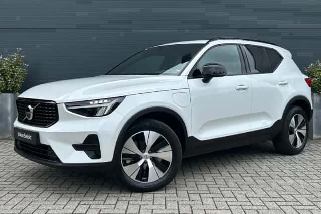 Volvo XC40 (2023) thumbnail 1
