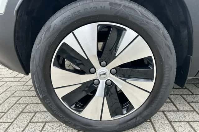 Volvo XC40 (2023) thumbnail 4