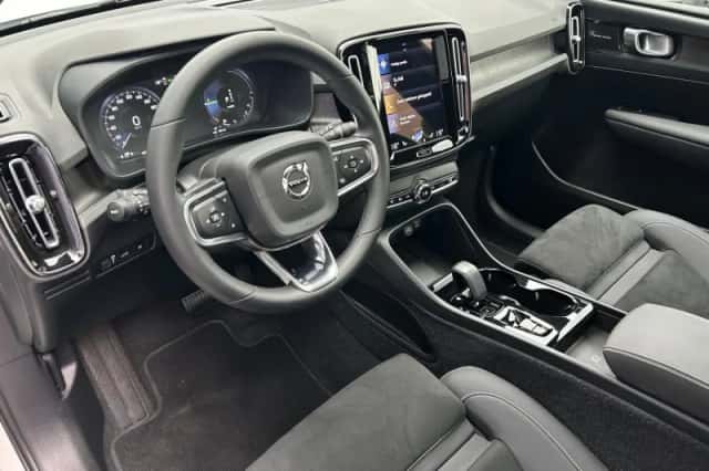 Volvo XC40 (2023) thumbnail 6