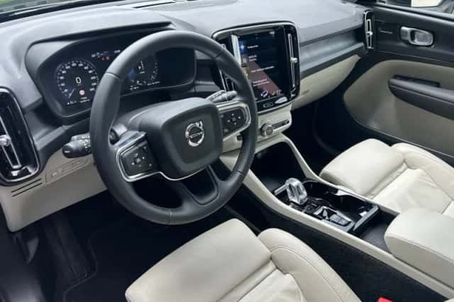 Volvo XC40 (2023) thumbnail 6