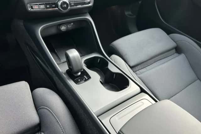 Volvo EX40 (2026) thumbnail 6