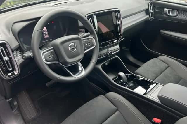 Volvo EX40 (2026) thumbnail 3