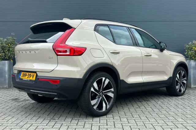 Volvo XC40 (2026) thumbnail 2