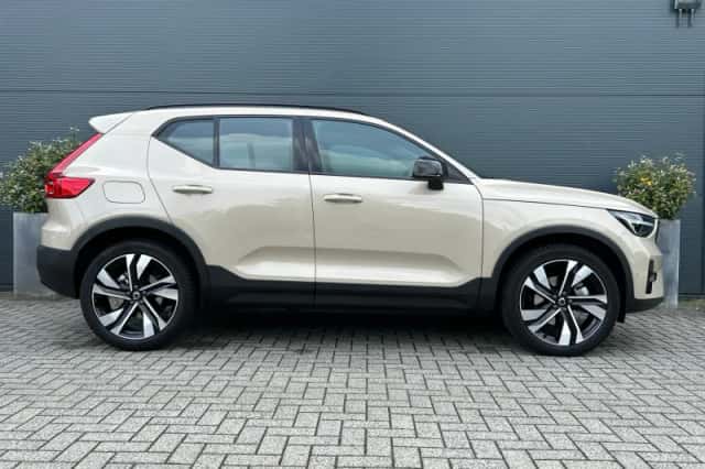 Volvo XC40 (2026) thumbnail 3
