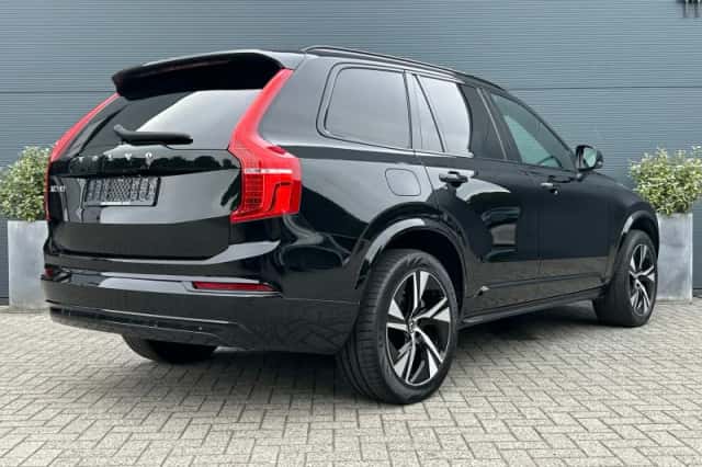 Volvo XC90 (2022) thumbnail 2