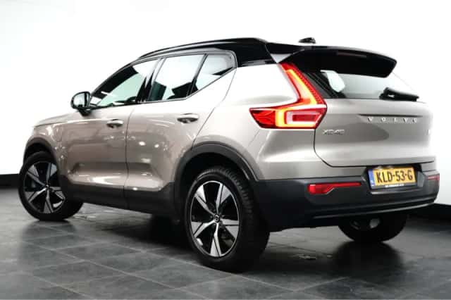 Volvo XC40 (2021) thumbnail 4