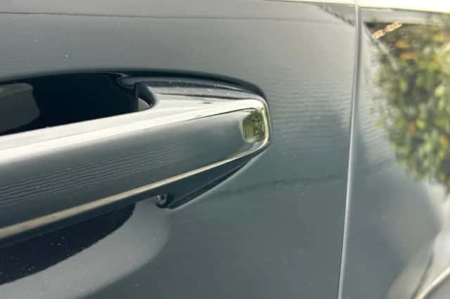 Volvo XC40 (2023) thumbnail 5