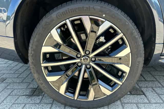 Volvo XC90 (2025) thumbnail 4