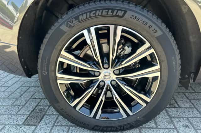 Volvo XC60 (2022) thumbnail 4