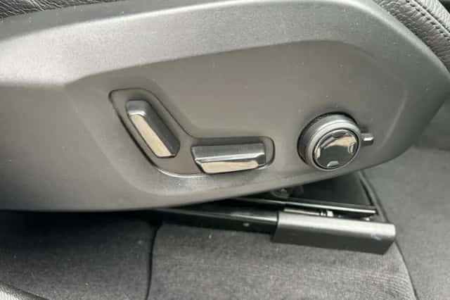 Volvo XC60 (2023) thumbnail 5