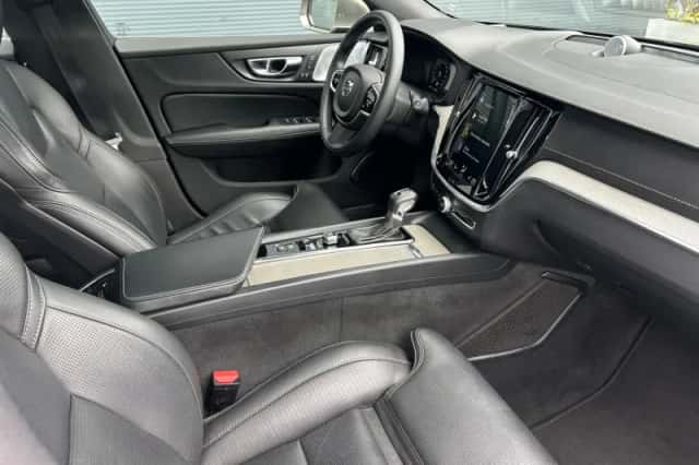 Volvo V60 (2018) thumbnail 6