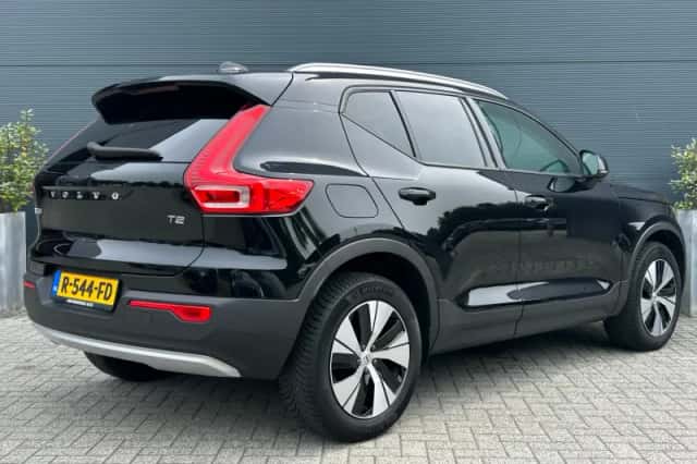 Volvo XC40 (2021) thumbnail 2