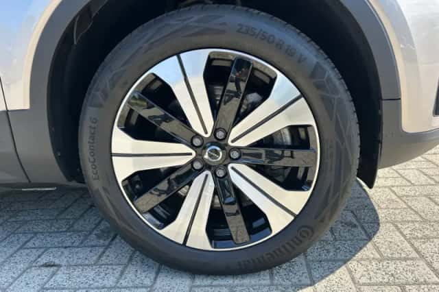 Volvo XC40 (2023) thumbnail 4