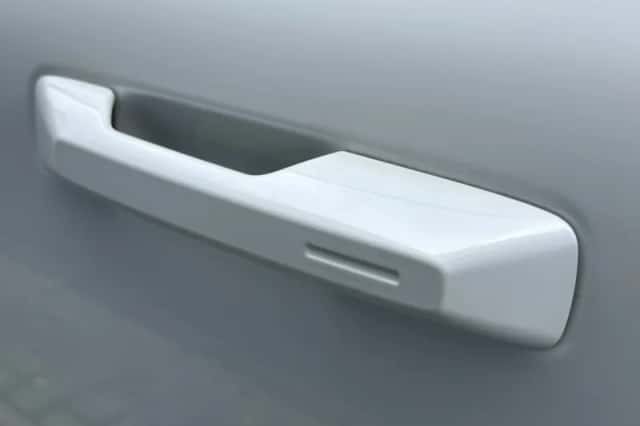 Volvo EX30 (2024) thumbnail 5