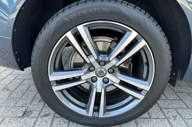Volvo XC60 (2020) thumbnail 4