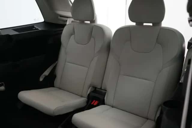 Volvo XC90 (2022) thumbnail 11