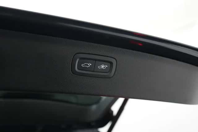 Volvo XC90 (2022) thumbnail 16