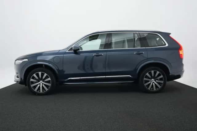 Volvo XC90 (2022) thumbnail 3