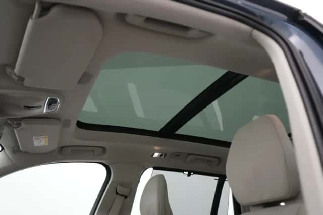 Volvo XC90 (2022) thumbnail 25