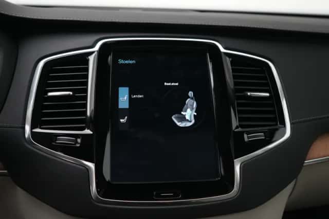 Volvo XC90 (2022) thumbnail 34