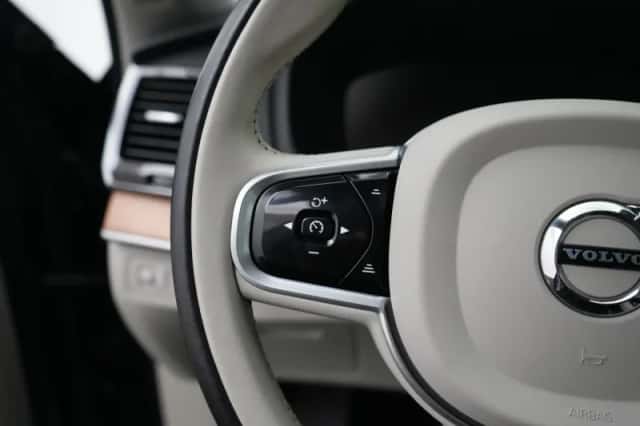 Volvo XC90 (2022) thumbnail 36