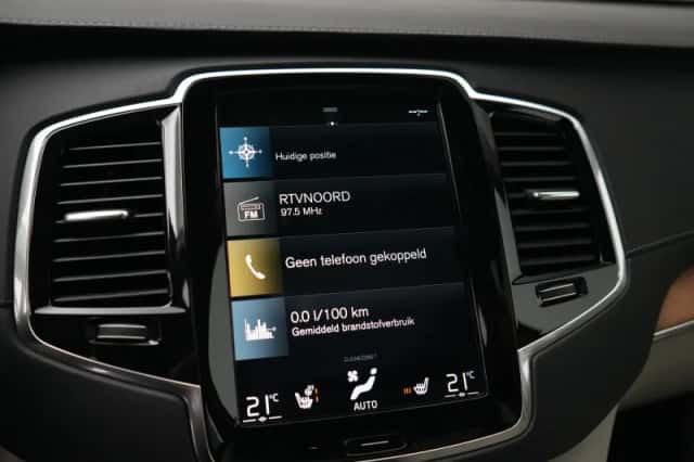 Volvo XC90 (2022) thumbnail 44