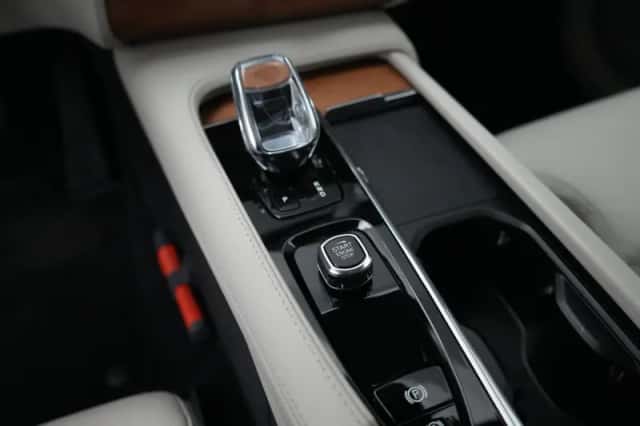 Volvo XC90 (2022) thumbnail 46