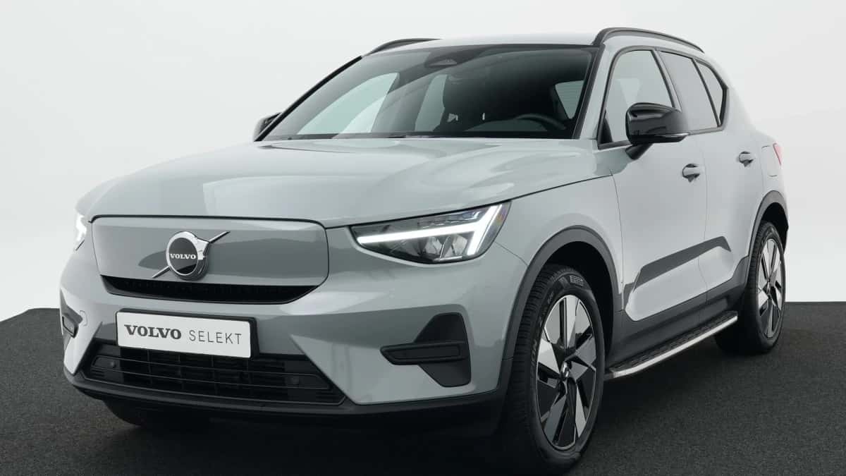 Volvo EX40 (2025) — foto 1