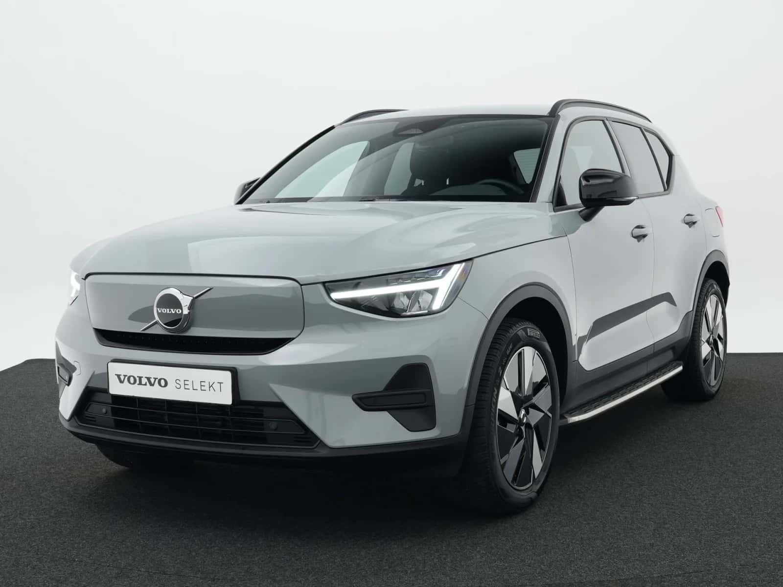 Volvo EX40 (2025) — foto 1