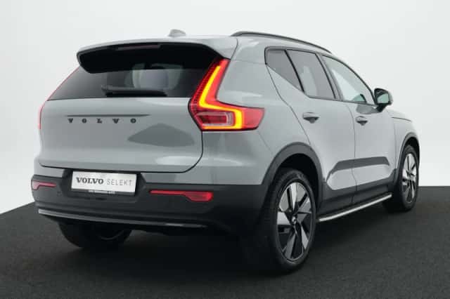 Volvo EX40 (2025) thumbnail 2