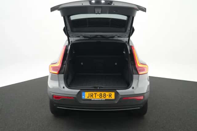 Volvo EX40 (2025) thumbnail 12