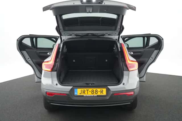 Volvo EX40 (2025) thumbnail 13
