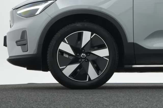 Volvo EX40 (2025) thumbnail 15