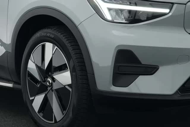 Volvo EX40 (2025) thumbnail 16