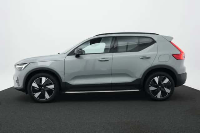 Volvo EX40 (2025) thumbnail 3