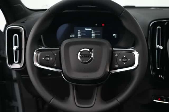Volvo EX40 (2025) thumbnail 28