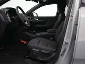 Volvo EX40 (2025) thumbnail 8