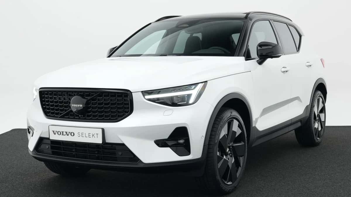 Volvo XC40 (2026) — foto 1