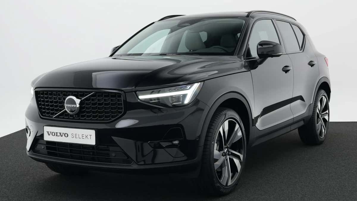 Volvo XC40 (2026) — foto 1