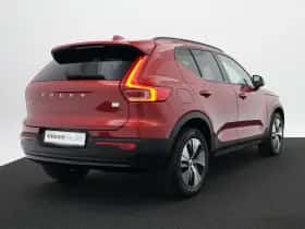 Volvo XC40 (2022) thumbnail 2