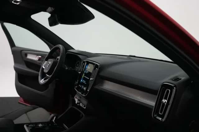 Volvo XC40 (2022) thumbnail 12