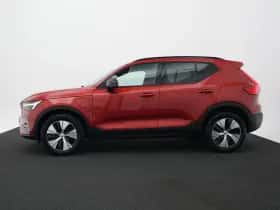 Volvo XC40 (2022) thumbnail 3