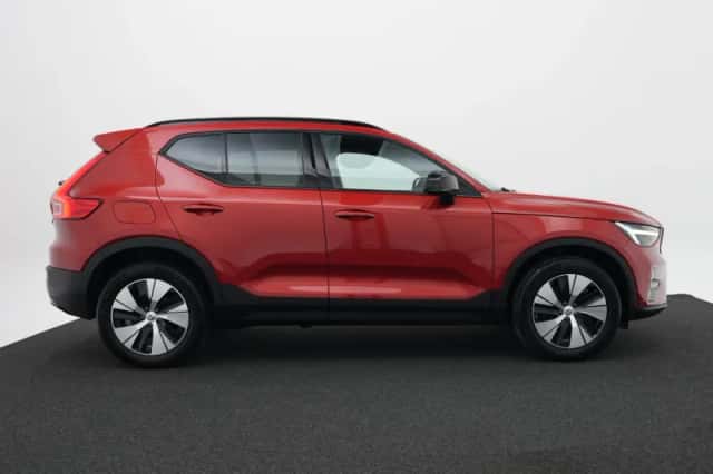 Volvo XC40 (2022) thumbnail 4