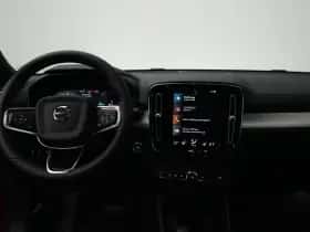 Volvo XC40 (2022) thumbnail 7