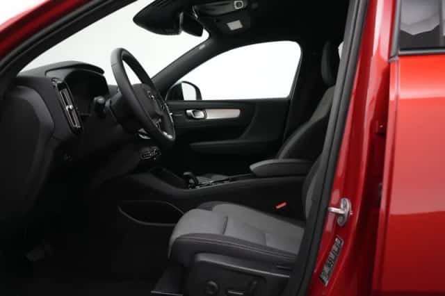 Volvo XC40 (2022) thumbnail 9