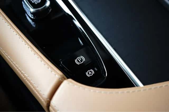 Volvo XC90 (2022) thumbnail 34