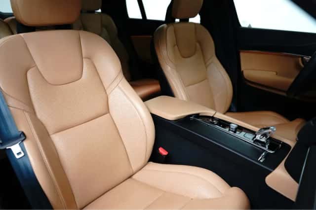 Volvo XC90 (2022) thumbnail 9