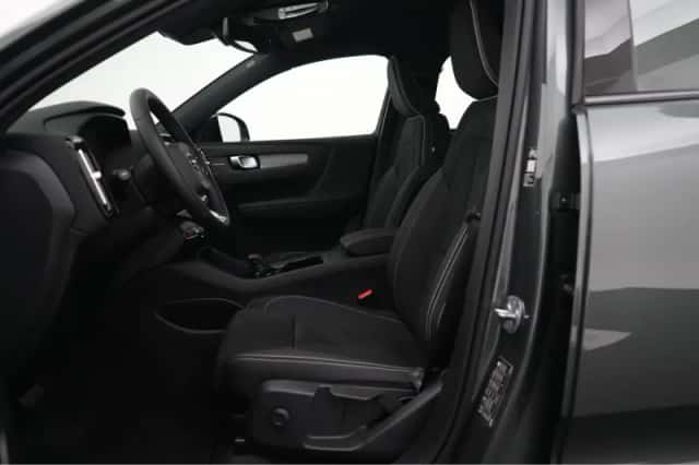 Volvo EX40 (2026) thumbnail 4