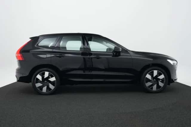 Volvo XC60 (2025) thumbnail 4